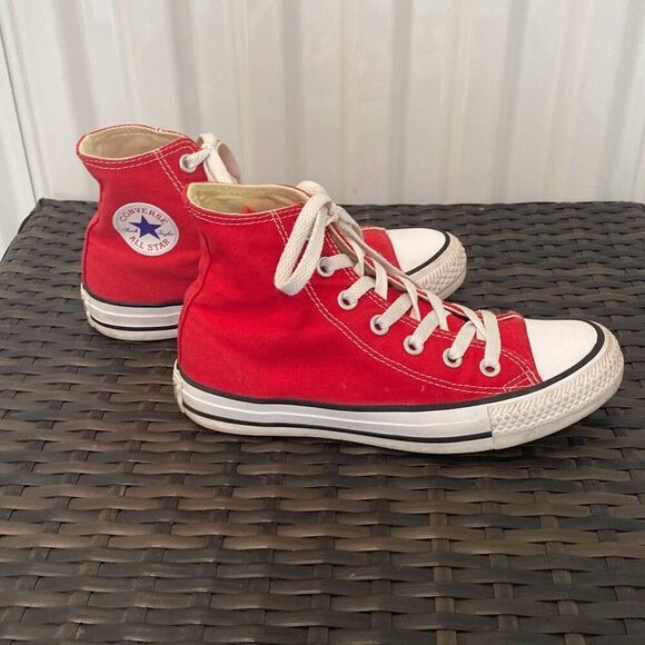 Converse sneakers women’s size 6 - Picture 1 of 7